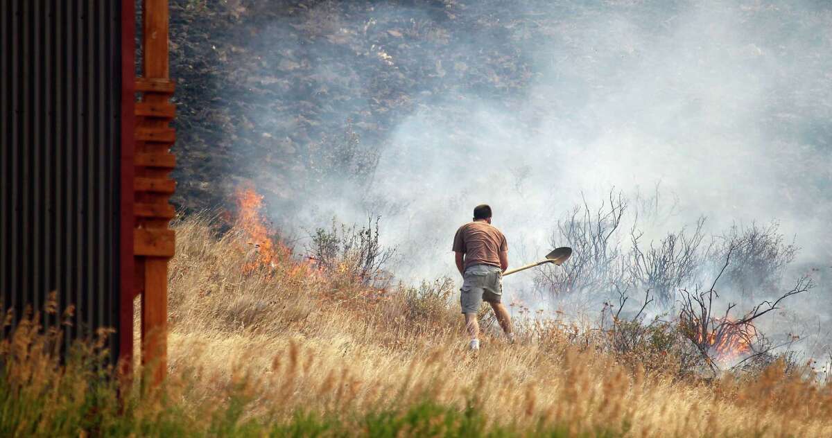 Cle Elum wildfire burns 70 homes, buildings