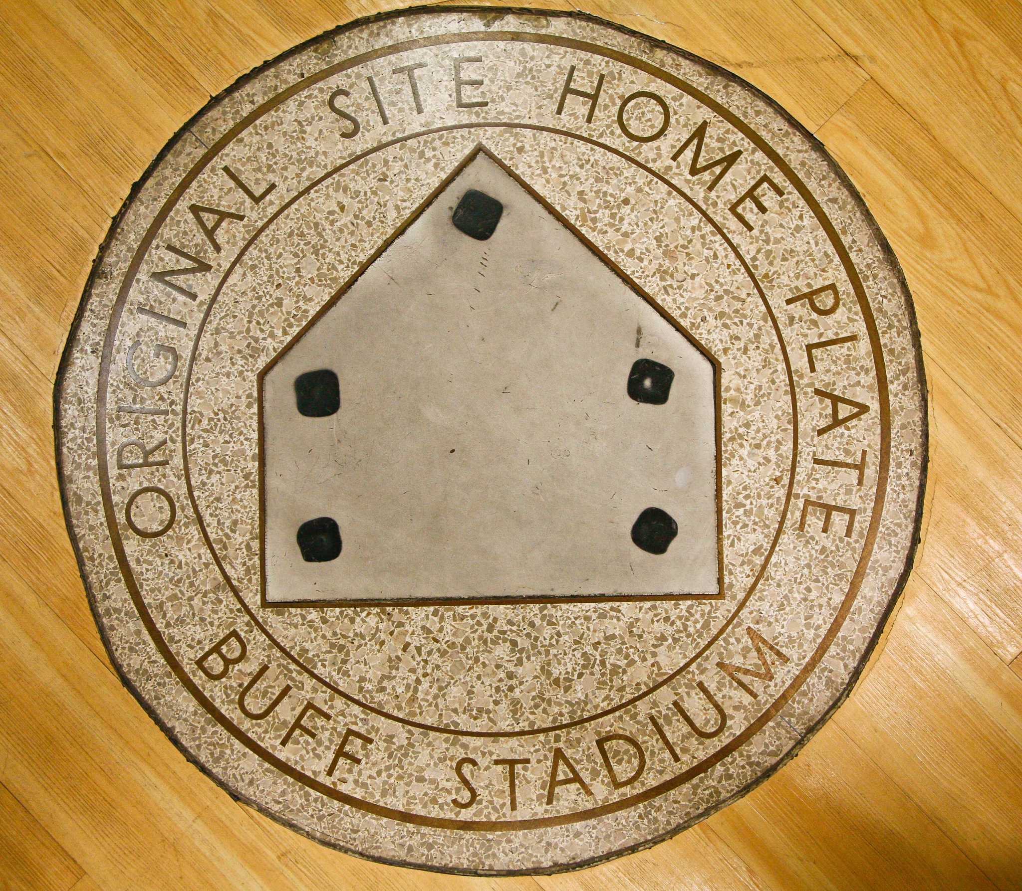 Finger's sports memorabilia headed to Clute, Willowbrook