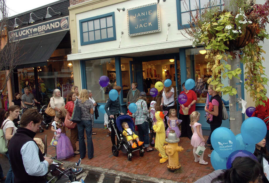 In the 'Mix' Women's retailer opens on Main Street next week