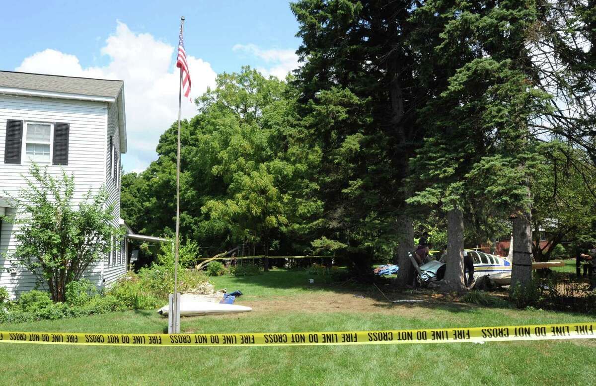 Pilot in crash dies from his injuries