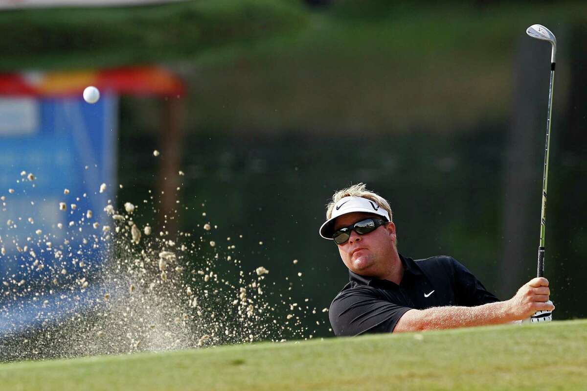 Carl Pettersson didn't let a little sand bother him on No. 15 in the second round of the Wyndham Championship at Greensboro, N.C. He shot an 8-under-par 62 in the first round Thursday and leads by one stroke.