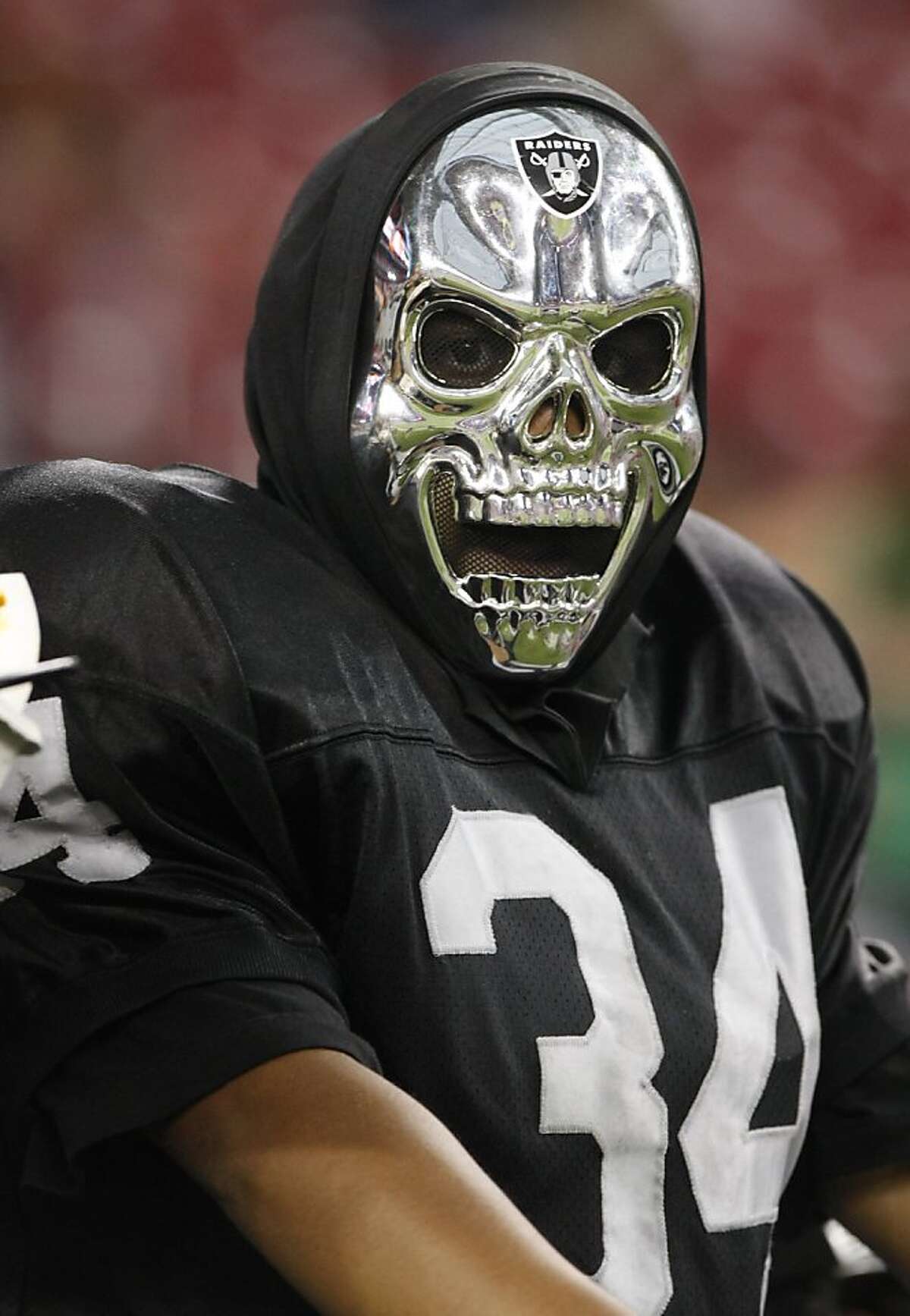 Raiders' starters look shaky in Arizona