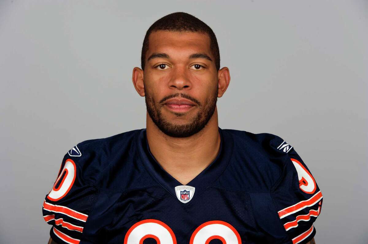 Chicago Bears' Julius Peppers gaining momentum