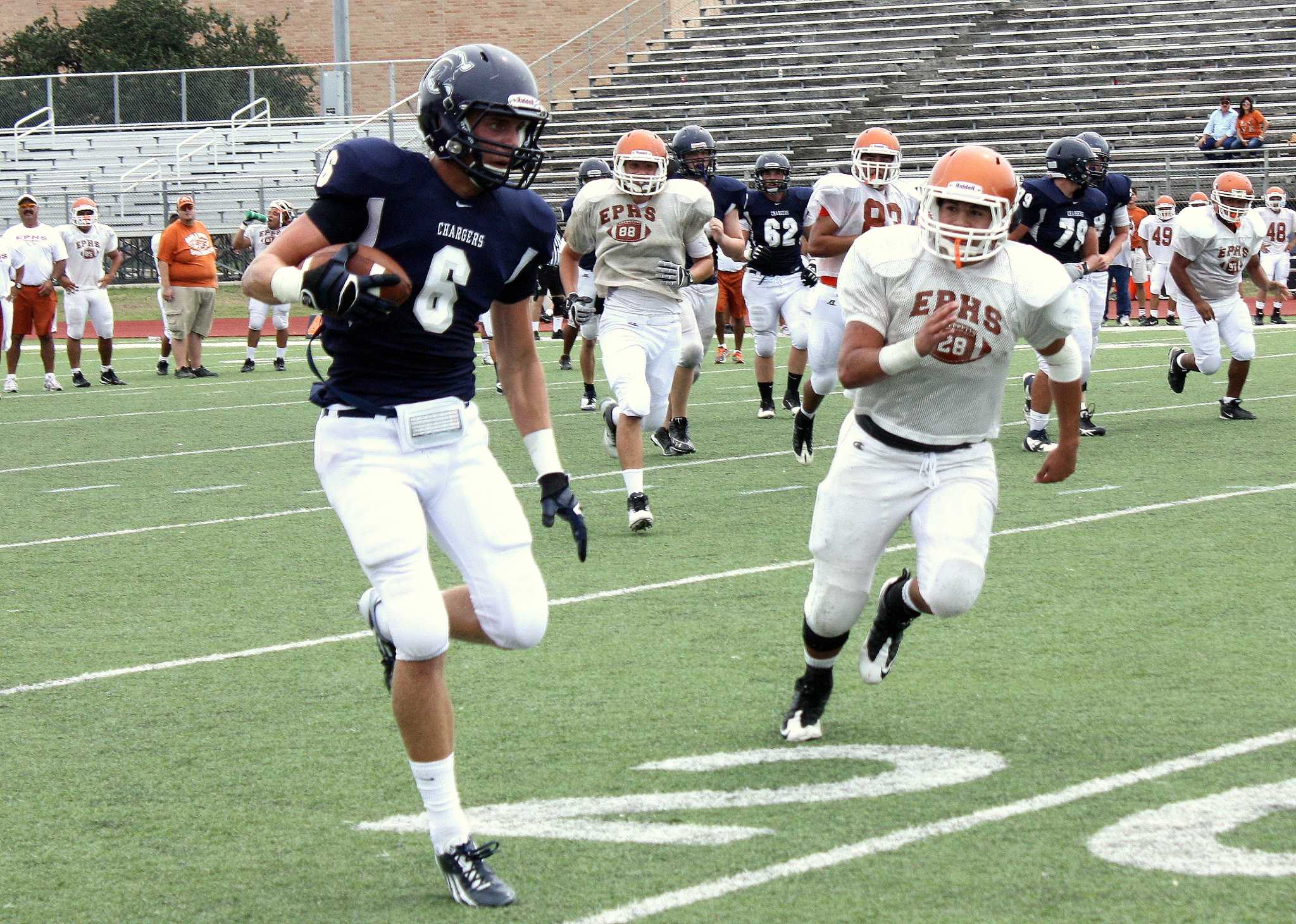 Boerne ISD football teams prep for final scrimmages