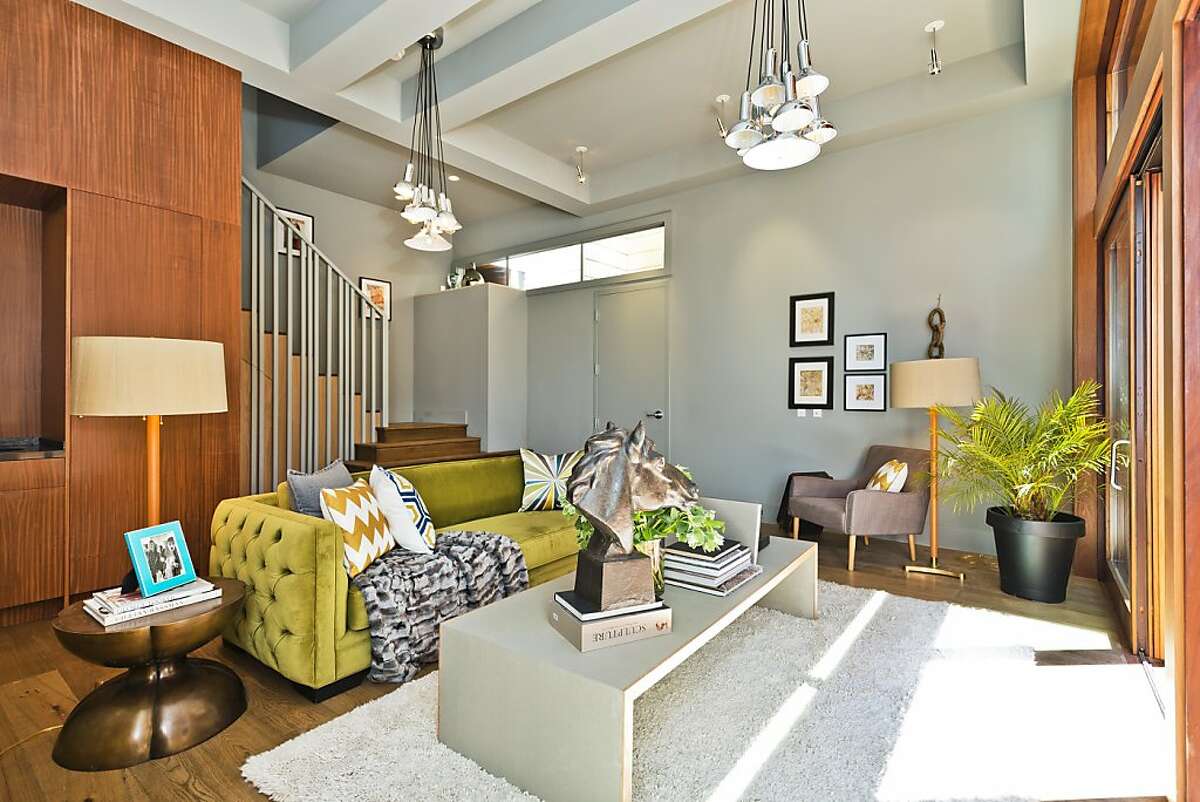 Duboce Triangle townhouse with roof deck