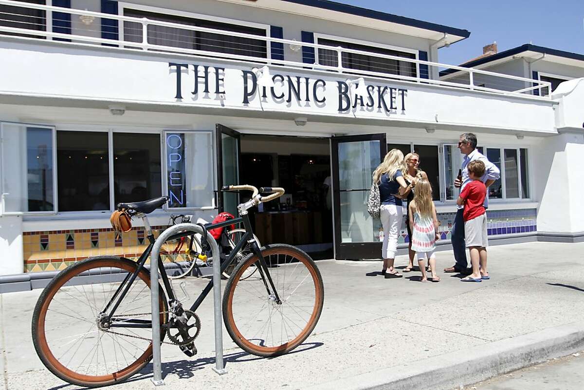 Santa Cruz has great picnic sources