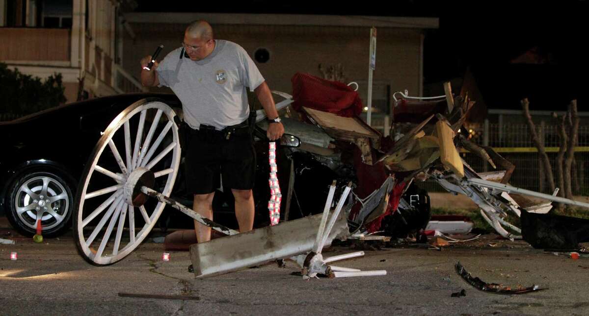 Driver, bar sued in fatal Galveston carriage crash