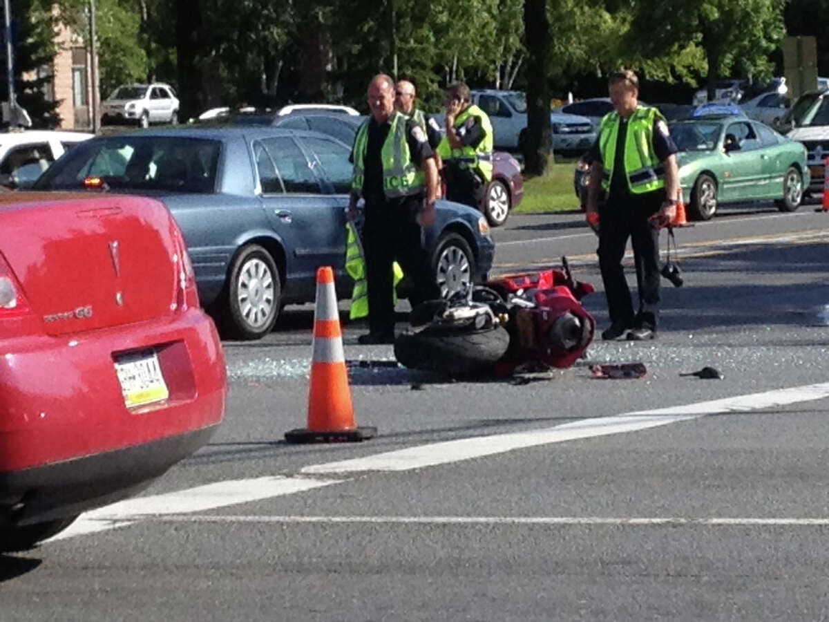 Motorcyclist dies after morning crash