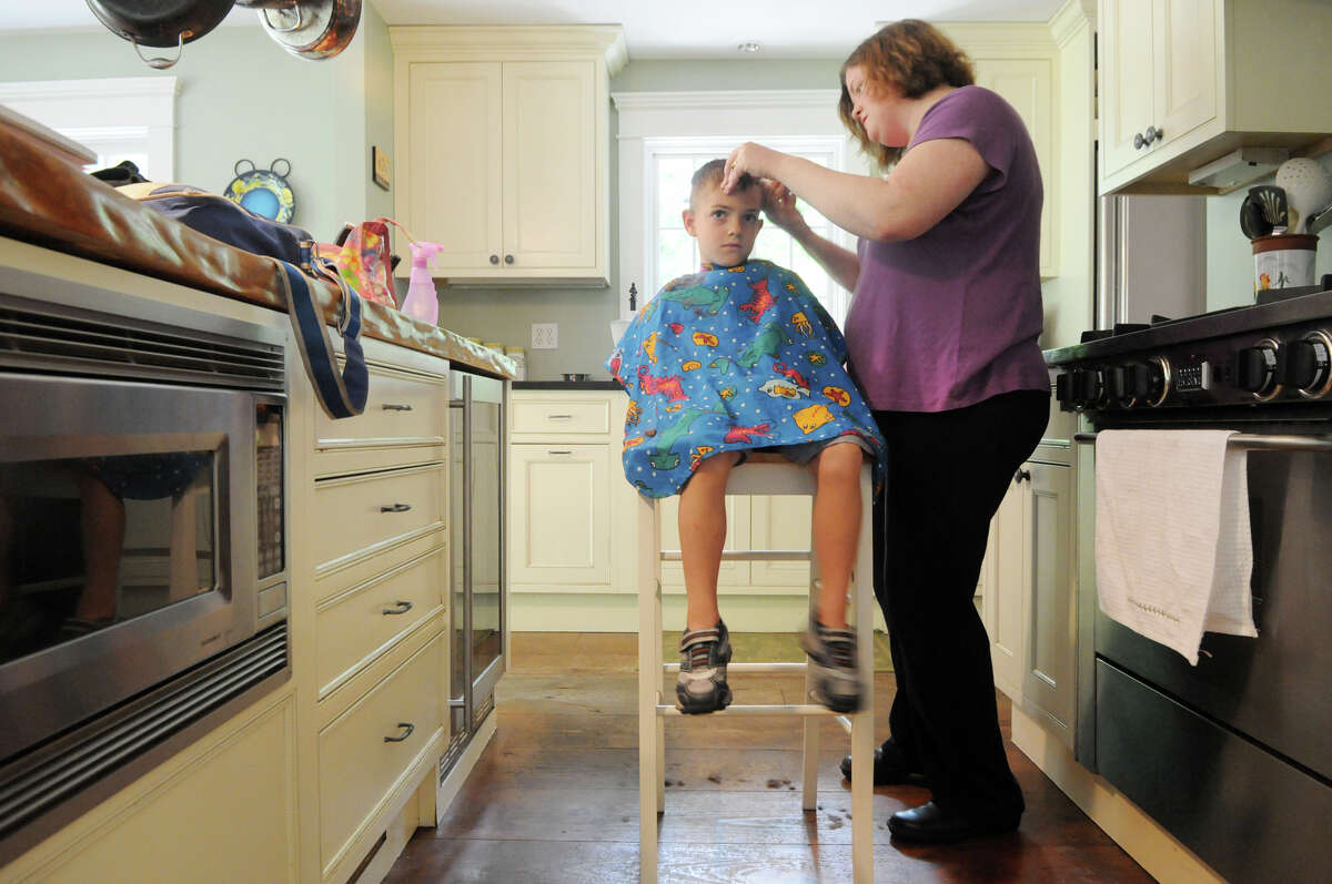 Hairdresser's unique style Making house calls