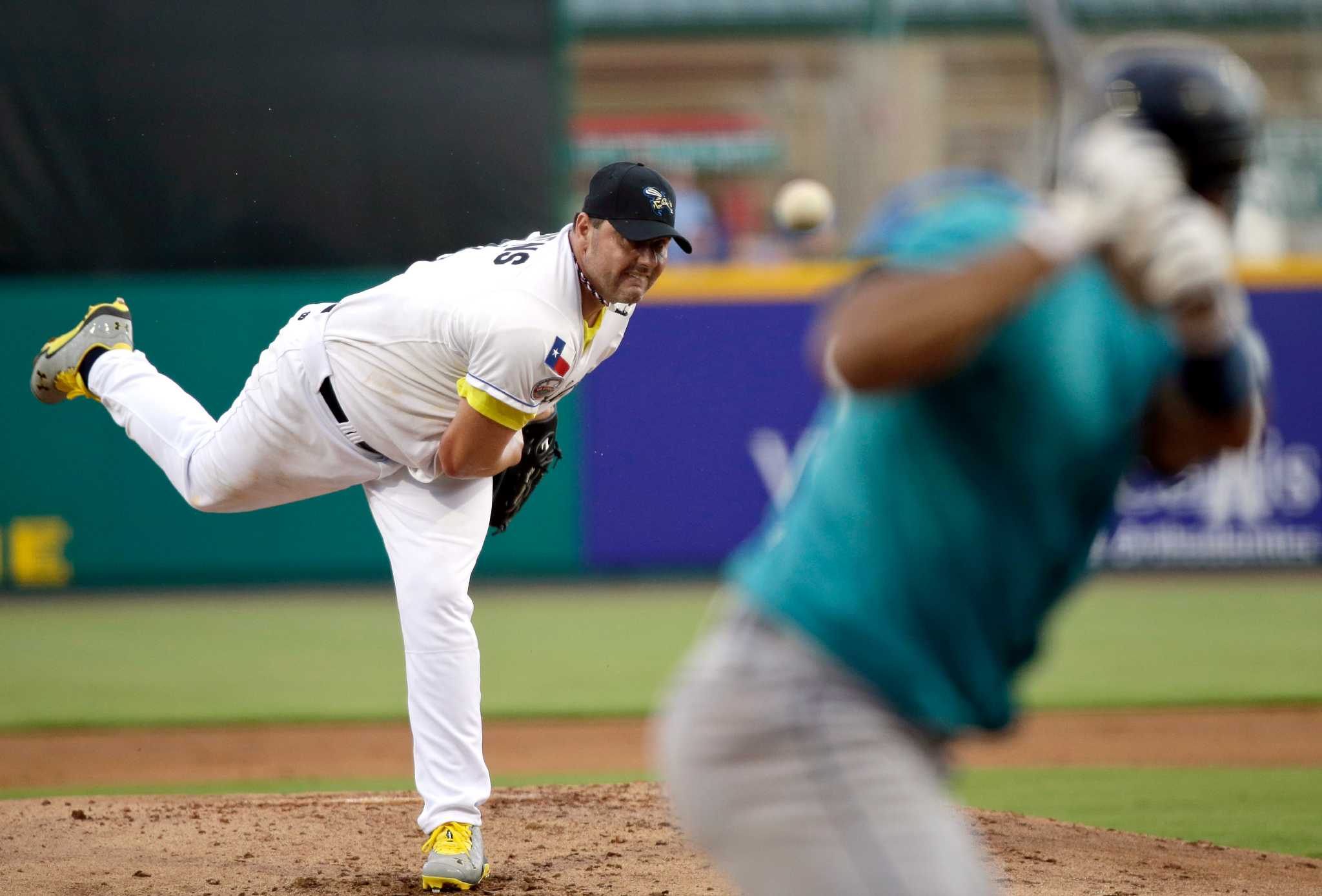 Roger Clemens pitching in independent Atlantic League