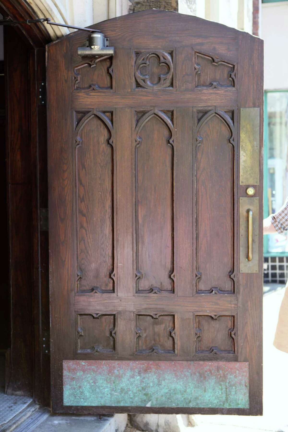 Artisan Customfurnituremaker Greg Pattison tells his tale follwoing