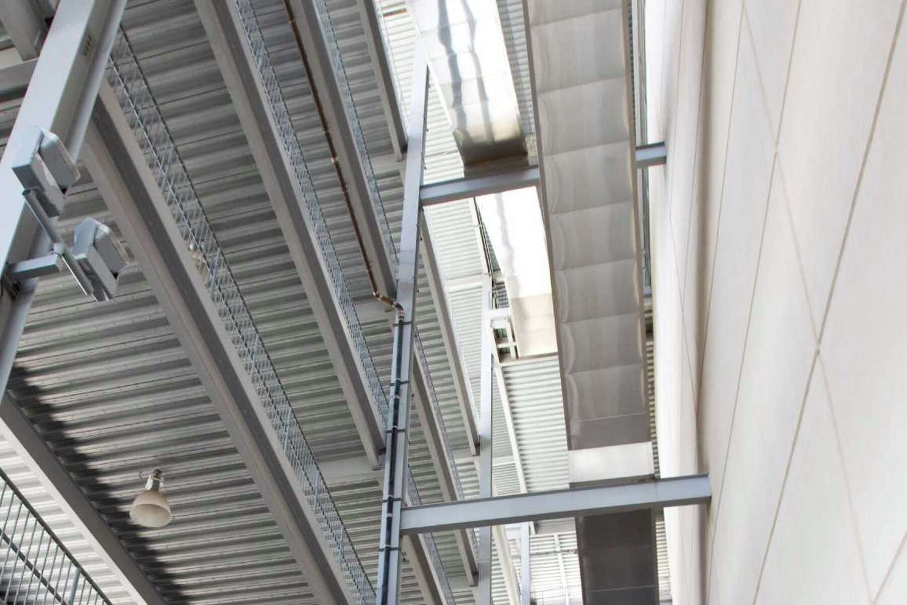 Reliant Stadium checks escalator after fan's fatal fall