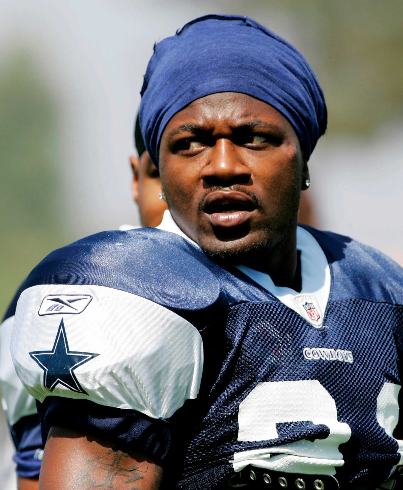 Report: Cowboys' Dez Bryant questioned in 2011 incident at Wal