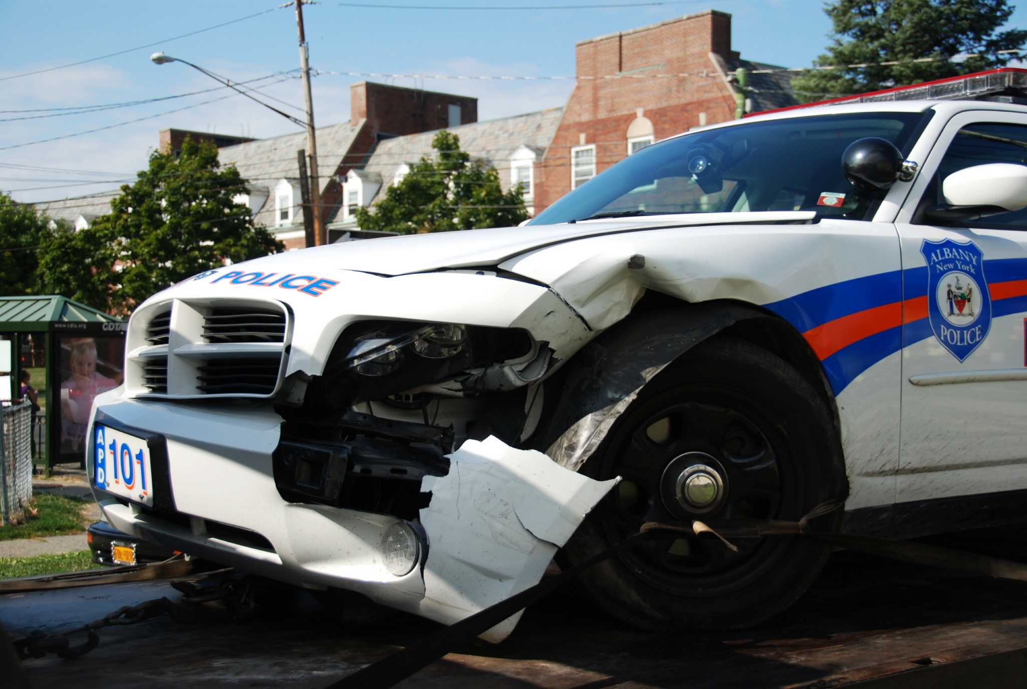 Crash injures 2 Albany cops