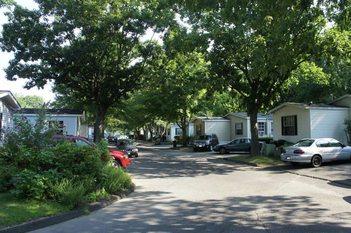 P&Z to review plans to replace housing authority's mobile homes