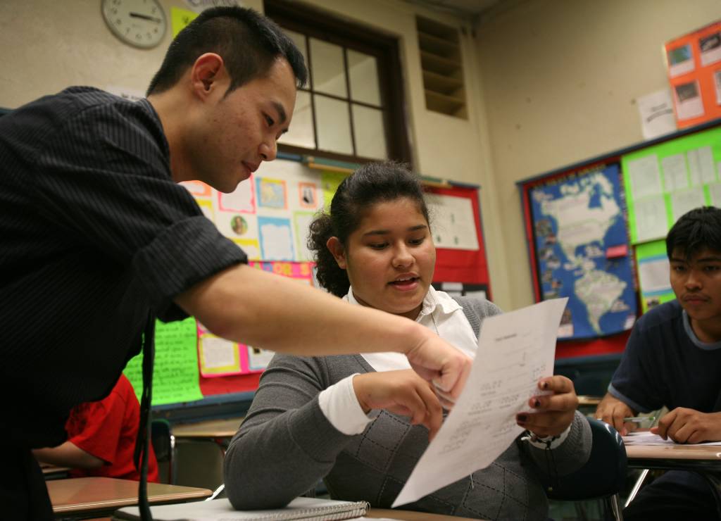 Harding offers a new accent in learning: Chinese
