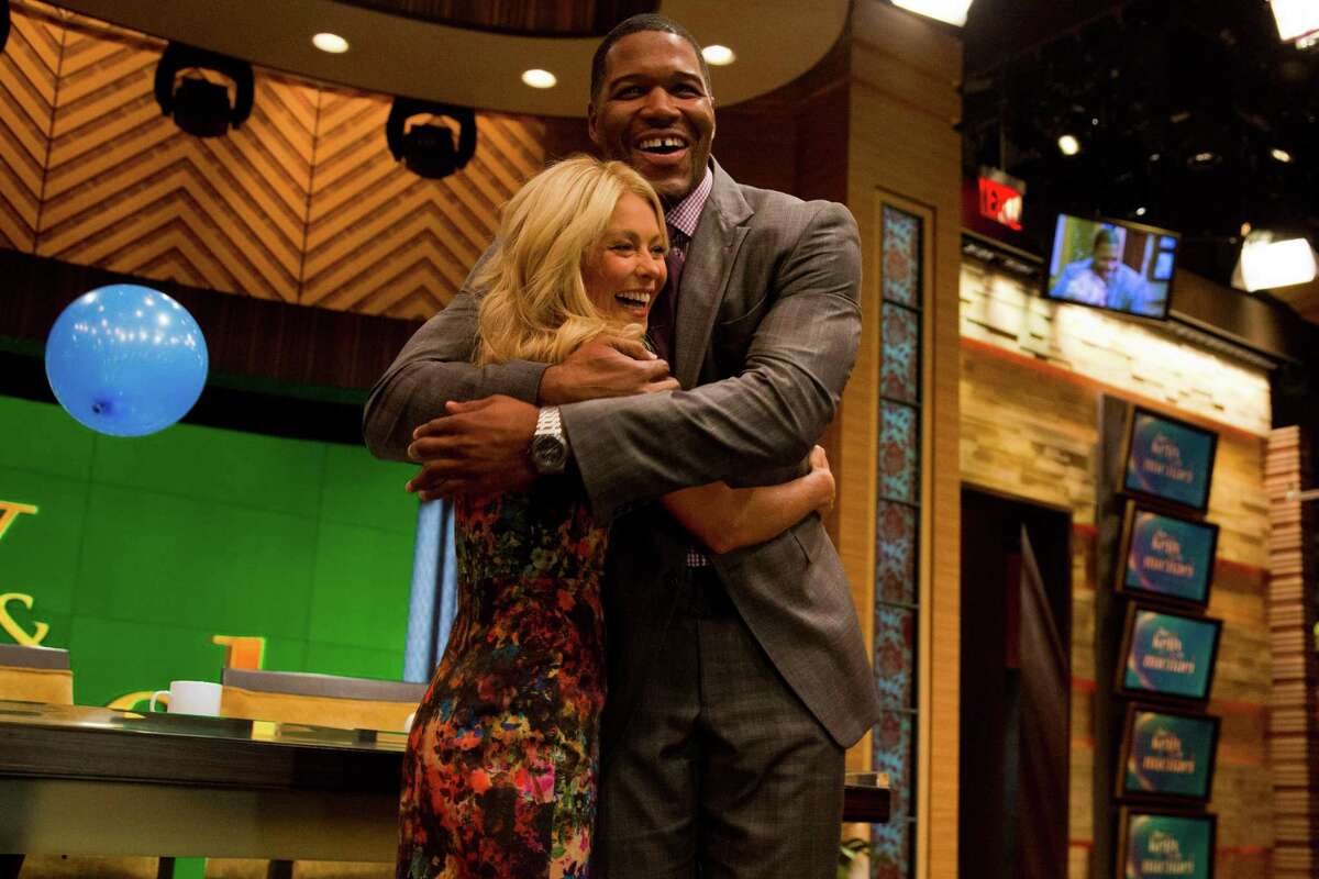 Strahan Becomes Kelly Ripas Co Host 