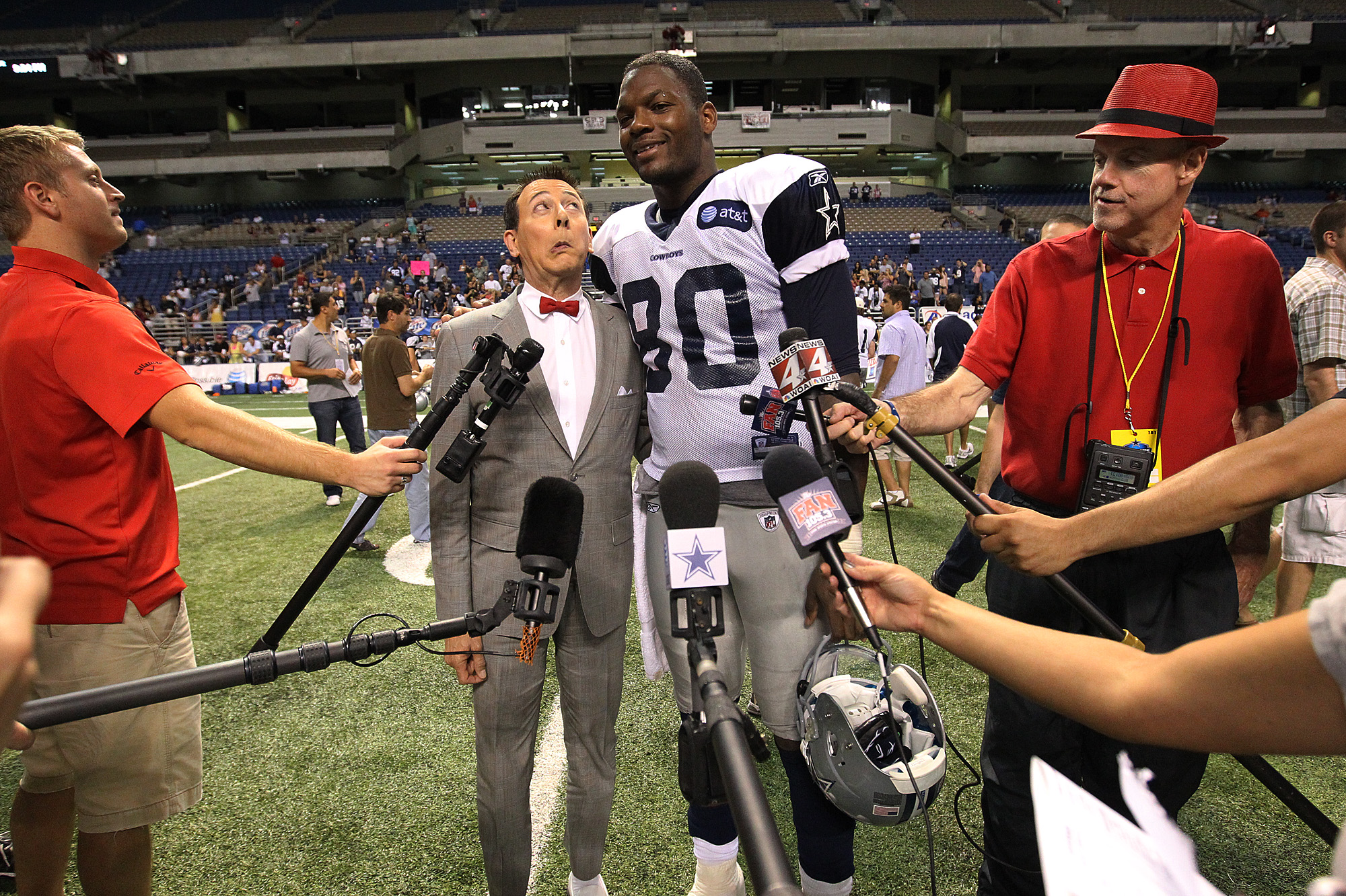 Cowboys receiver hosts football camp at JBSA > Joint Base San Antonio > News