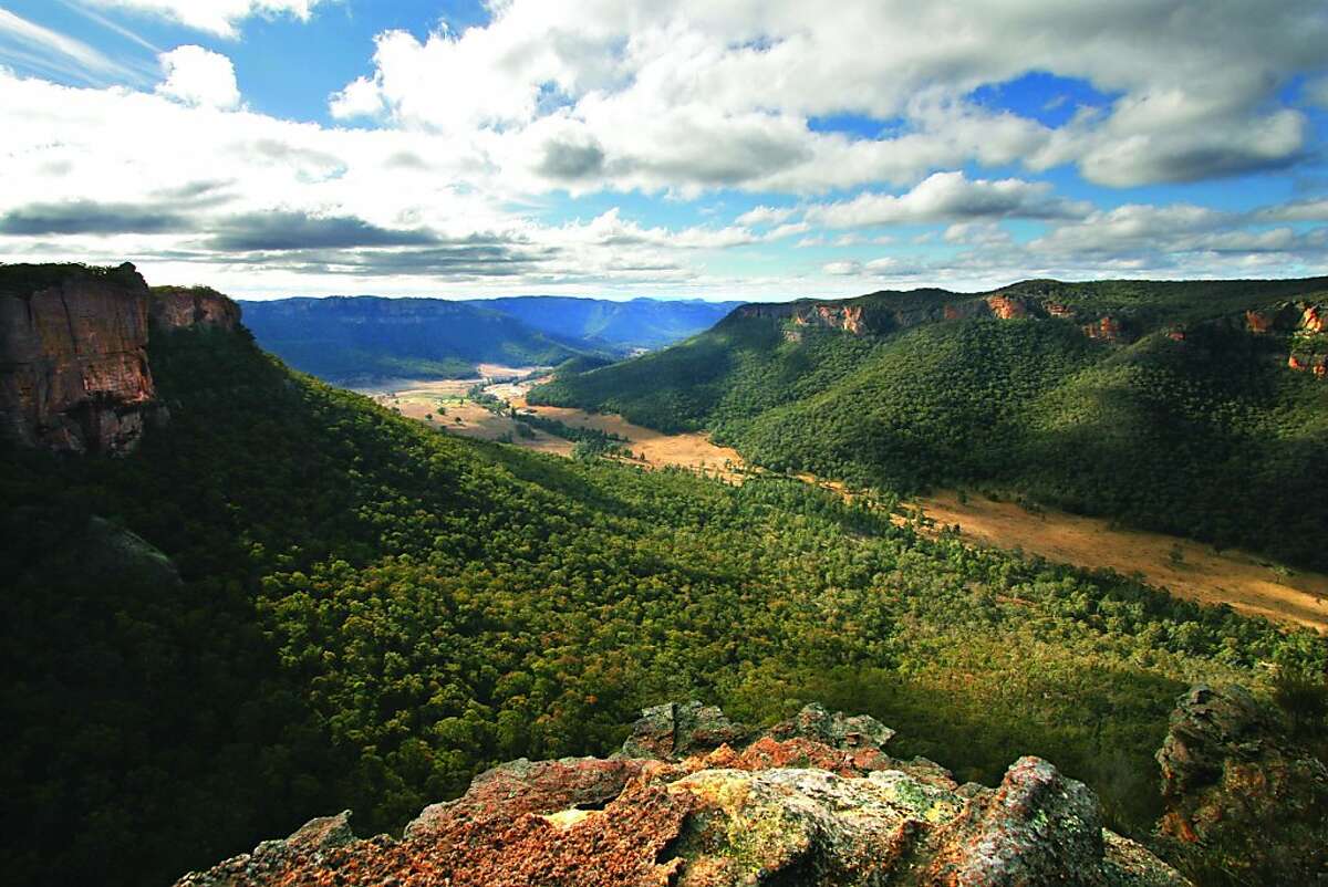 Сайт valley. Deep Blue Mountains.