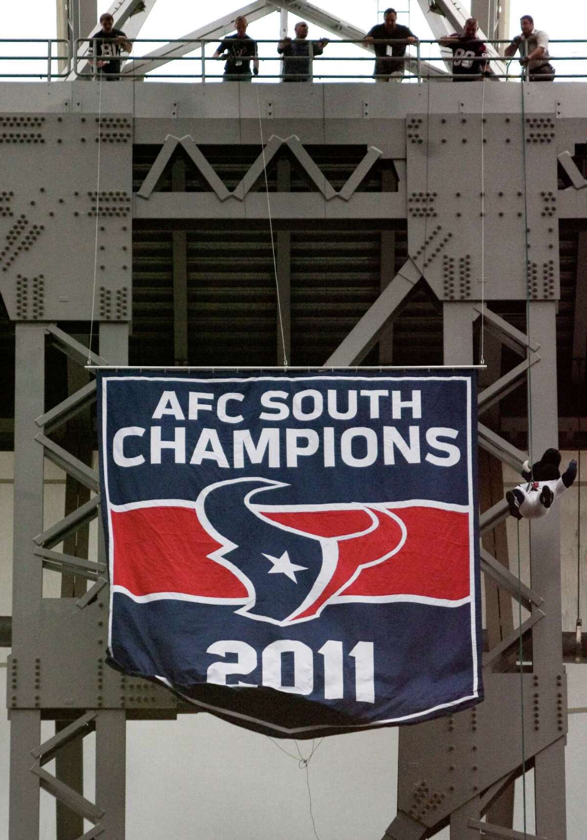 Texans Snatch the AFC South Crown for the Fifth Time in Franchise