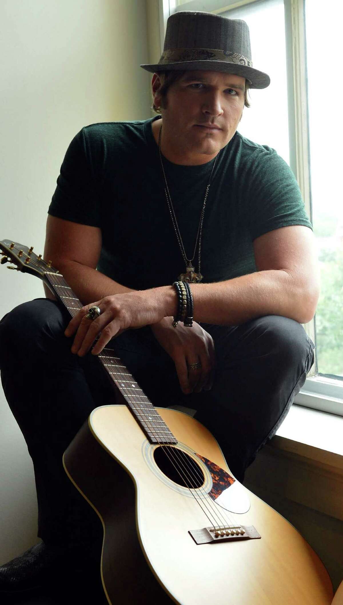 Singer/songwriter Jerrod Niemann will play on Saturday at Blue Bonnet Palace.
