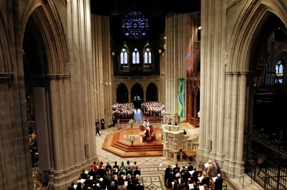 Nation says goodbye to moonwalker Neil Armstrong