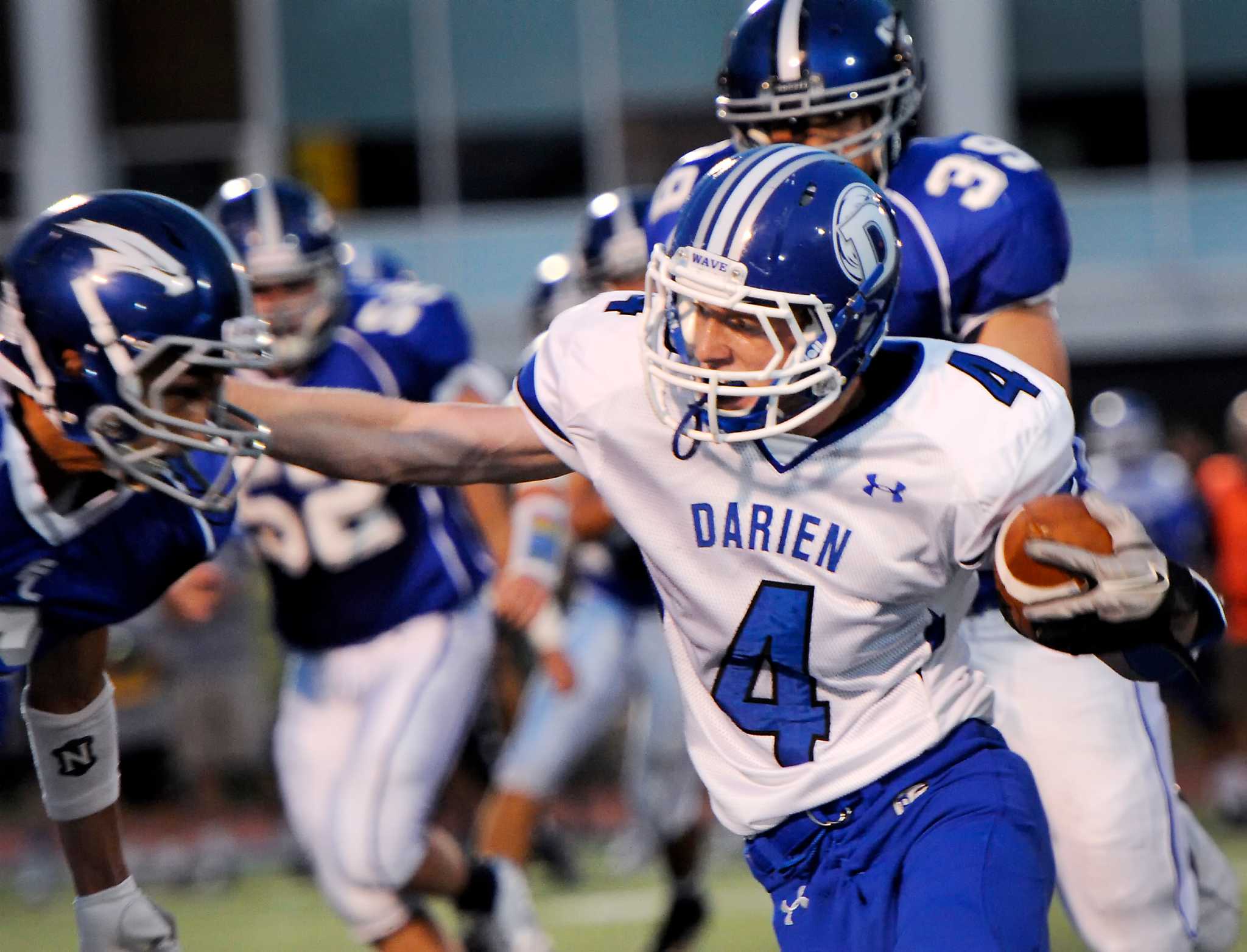 Darien rolls past Ludlowe