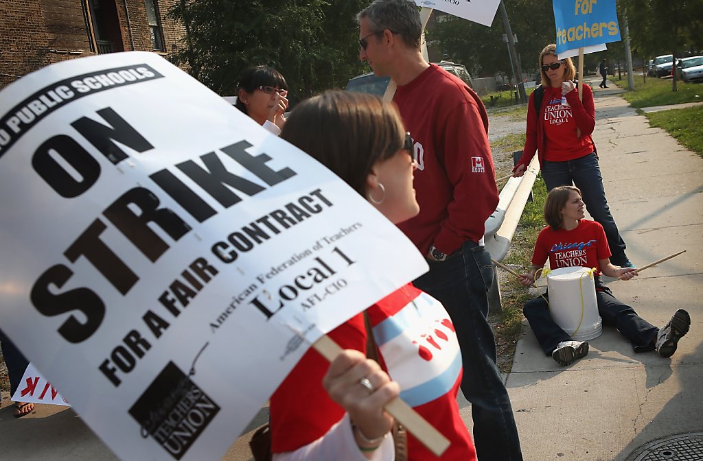 Chicago teachers to vote on deal Tuesday