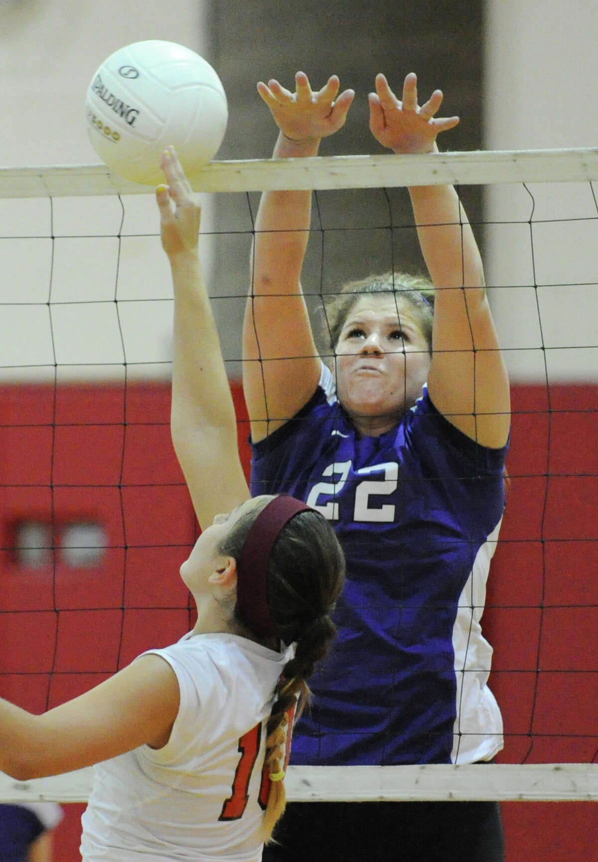 Greenwich volleyball sweeps Westhill