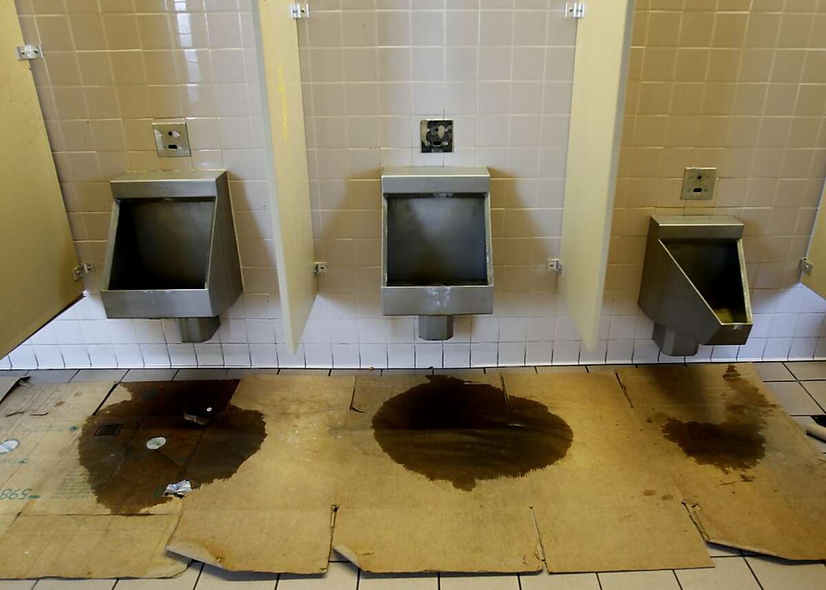 Golden Gate's Vista Point restroom woes