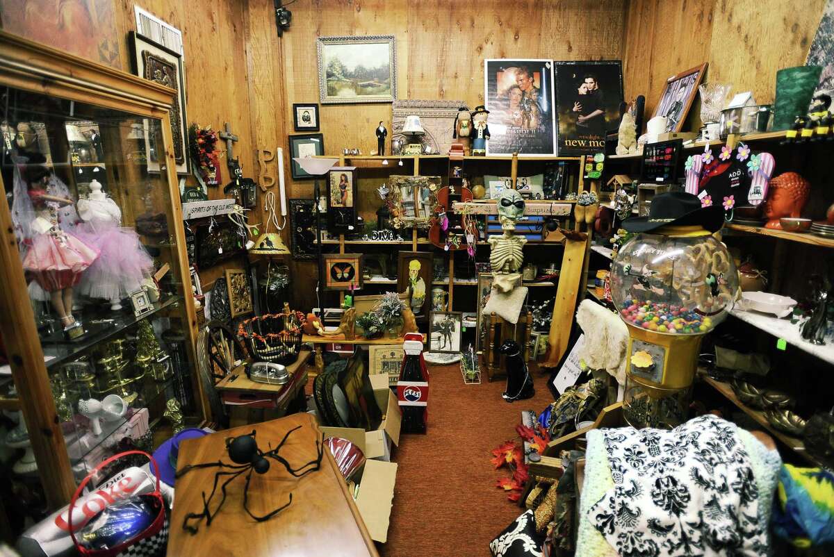 cat5 Port Neches Avenue is getting a quirky, artistic facelift