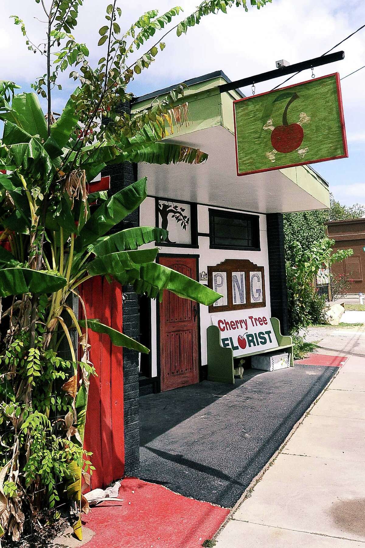 cat5 Port Neches Avenue is getting a quirky, artistic facelift