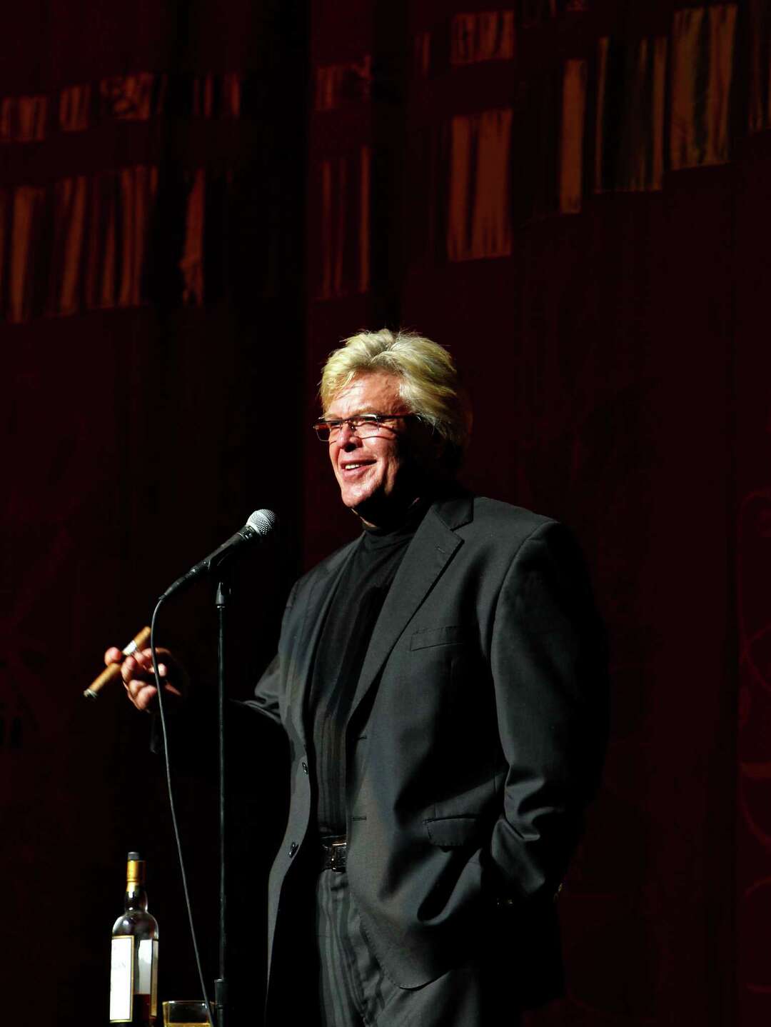 Comedian Ron White bringing his Nutcracker tour to Beaumont