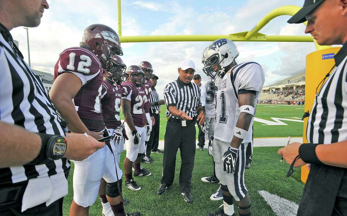 Coin toss coach strategies vary