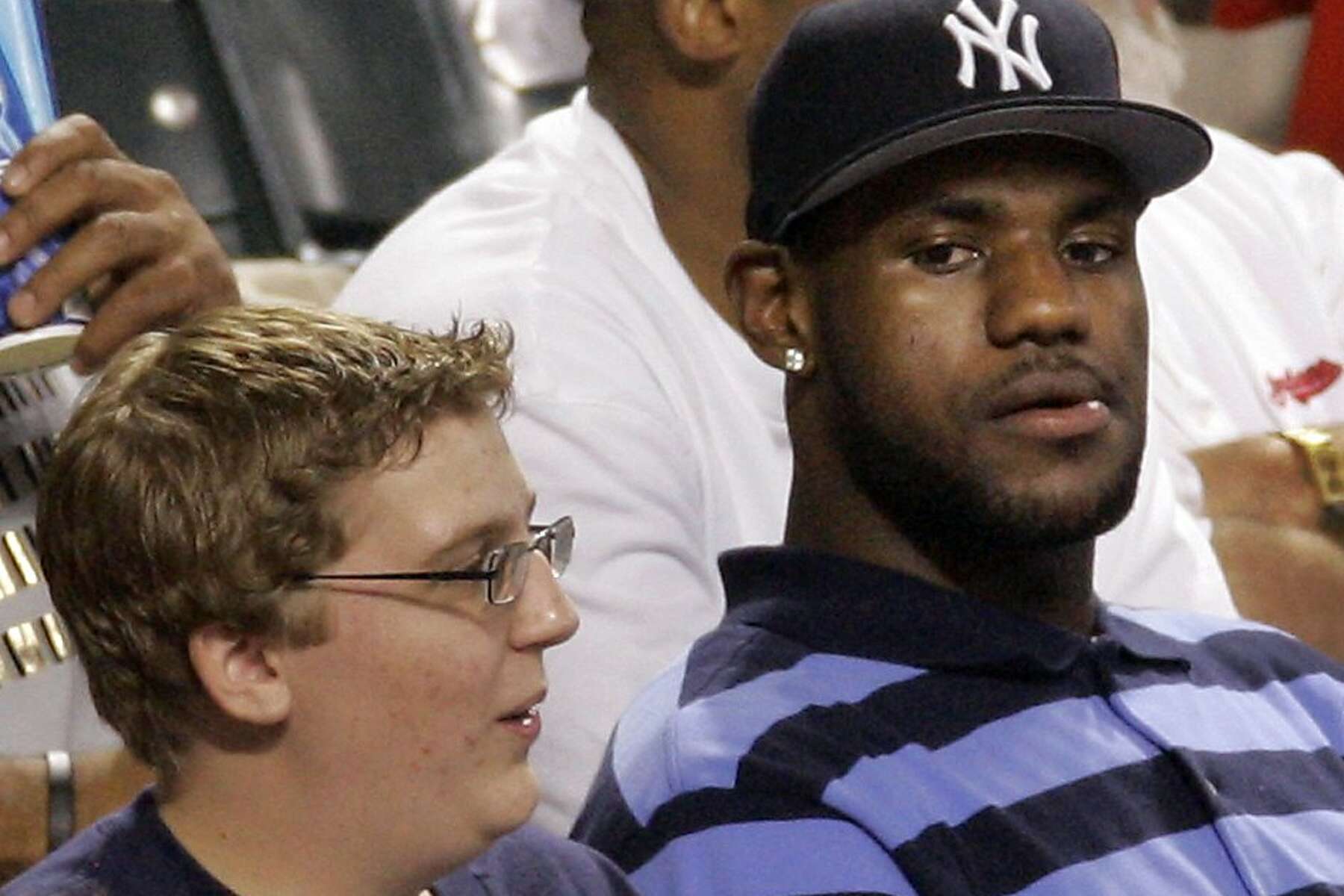 LeBron James, donning Yankee hat, questions Cavs' toughness 