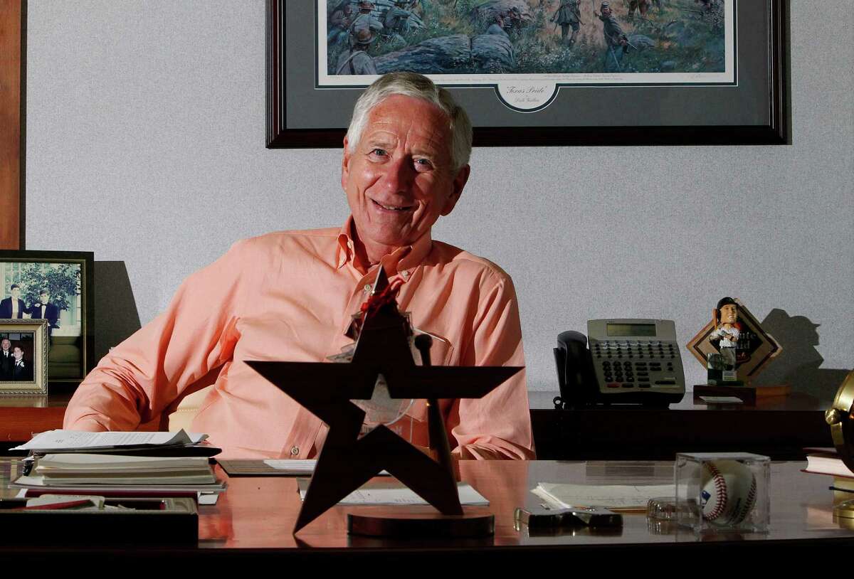 Houston Astros owner Drayton McLane speaks to the media as Boston Red  News Photo - Getty Images