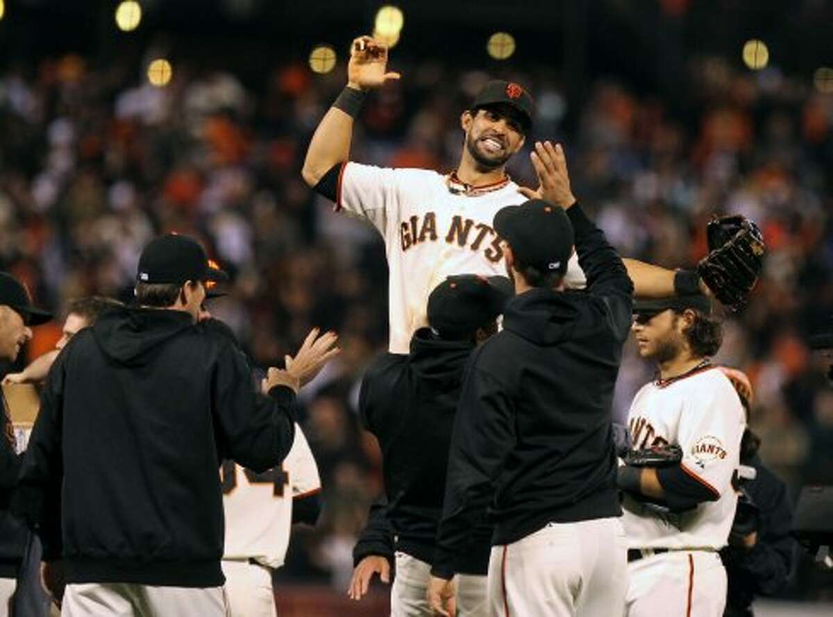 giants magic number to win division