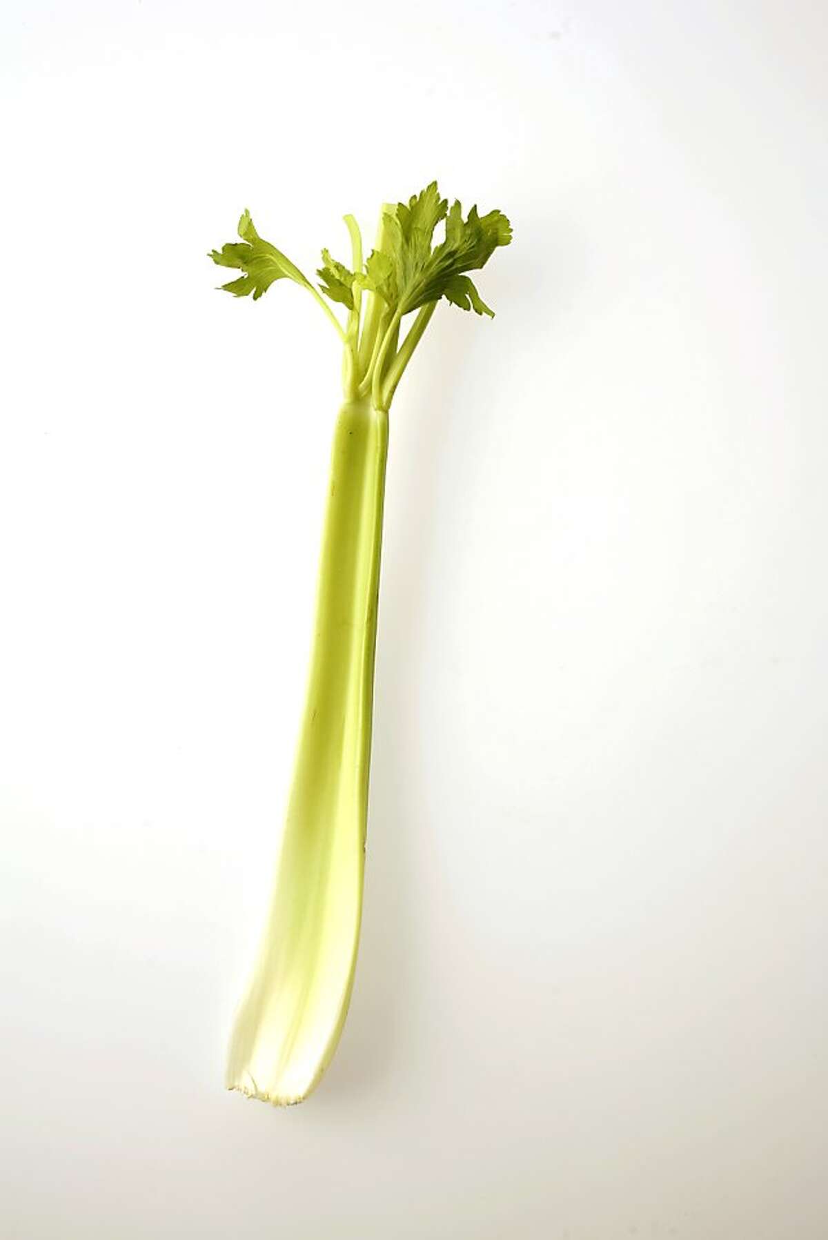 20 everyday foods that might trigger hay fever reactions