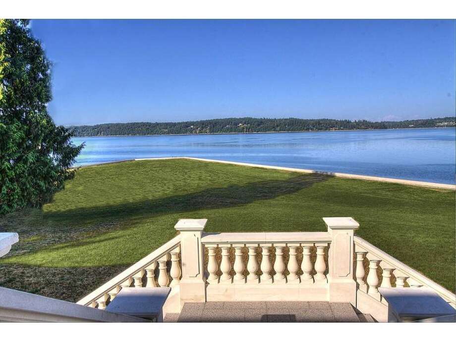 Aristocratic mansion on Johnson Point