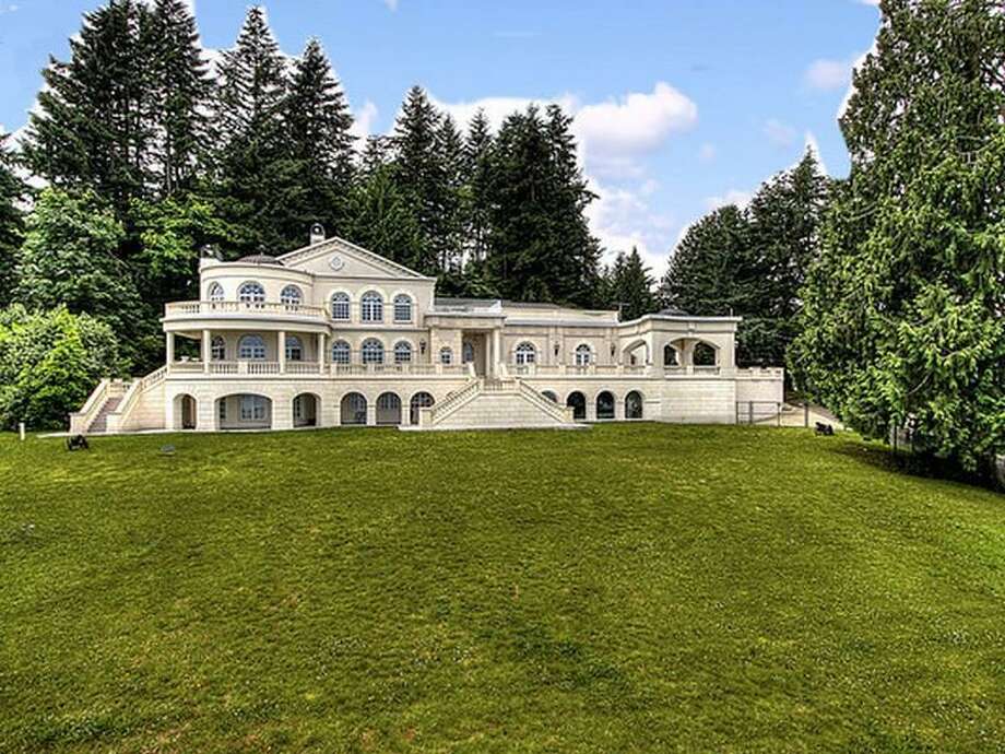 Aristocratic mansion on Johnson Point