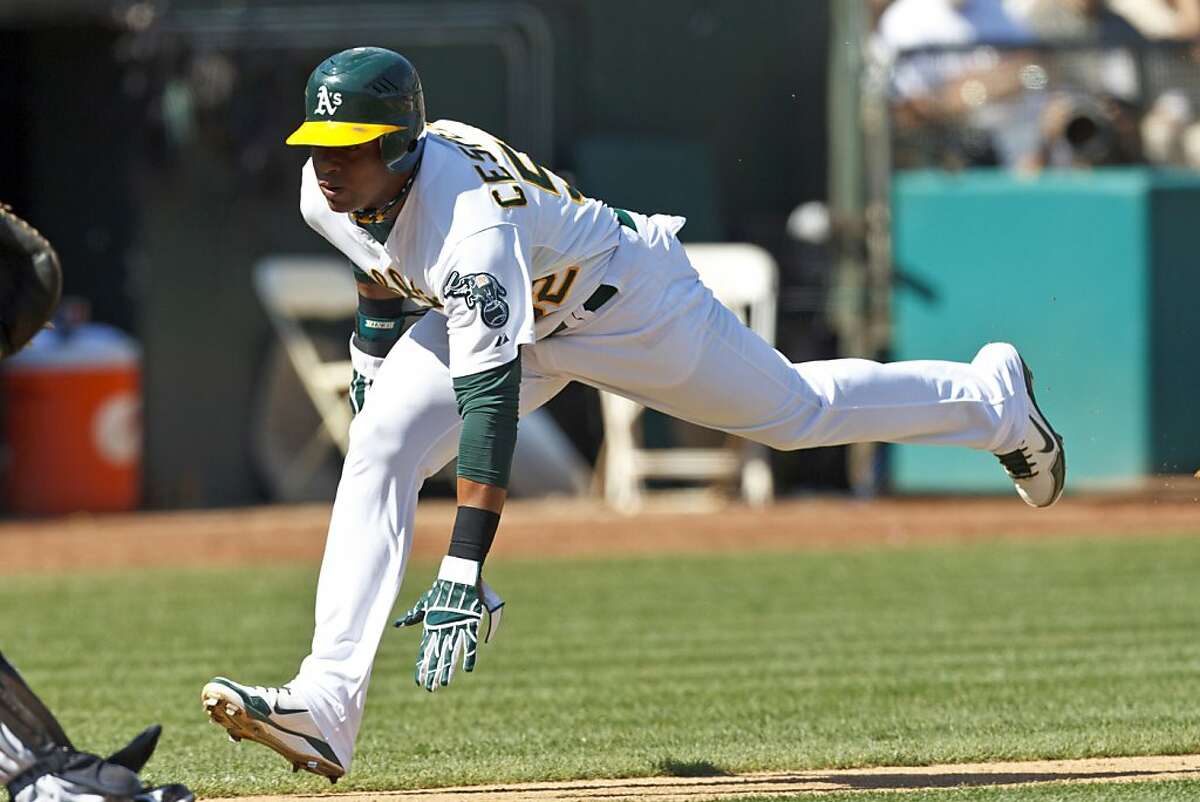 Moss' walk-off wins it for A's in 10th