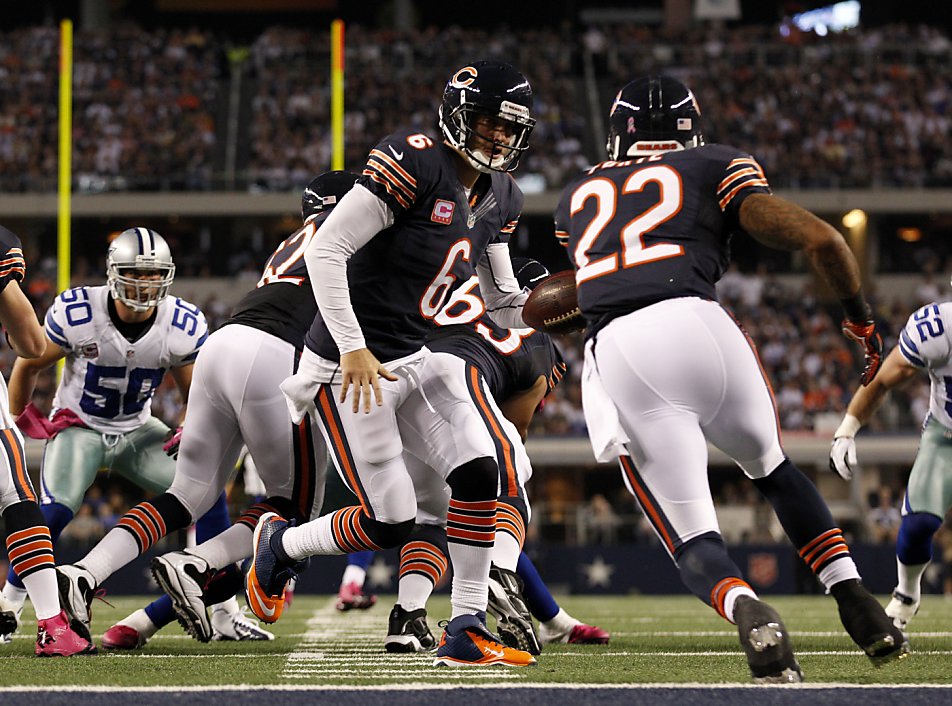 Bears get past Cowboys 34-18 with defense, Cutler