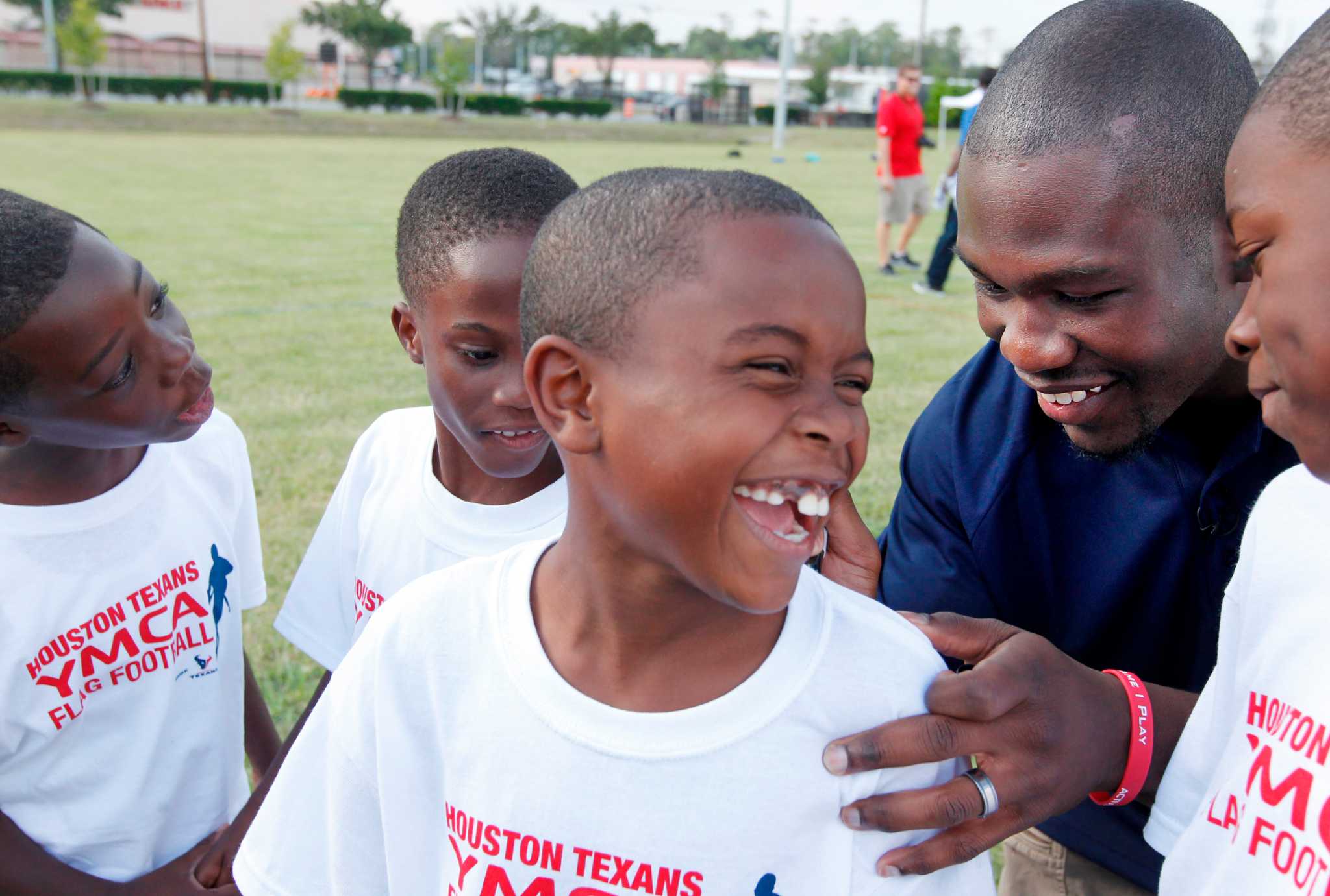 Texans help kick off flag football season