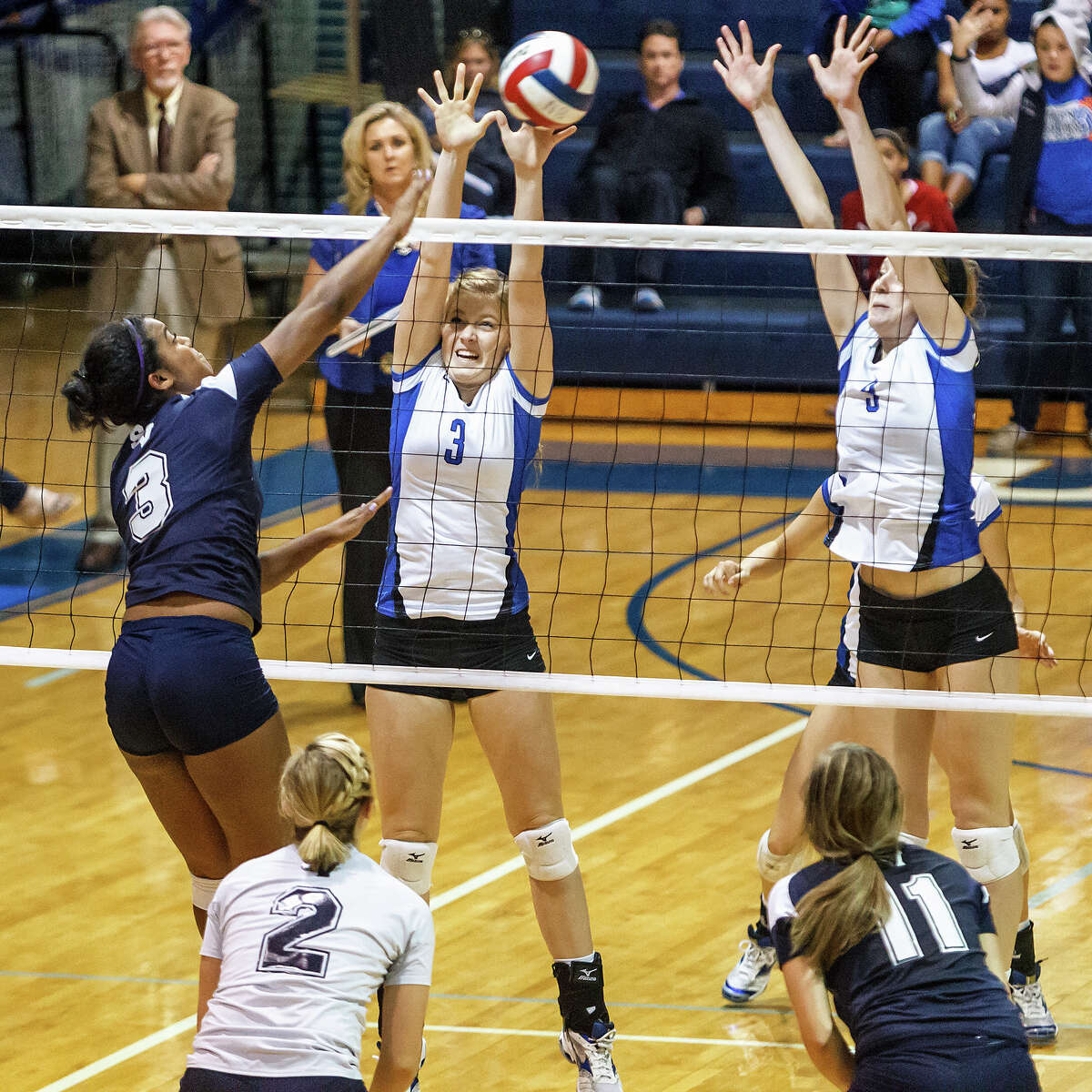 Volleyball: New Braunfels vs. Smithson Valley