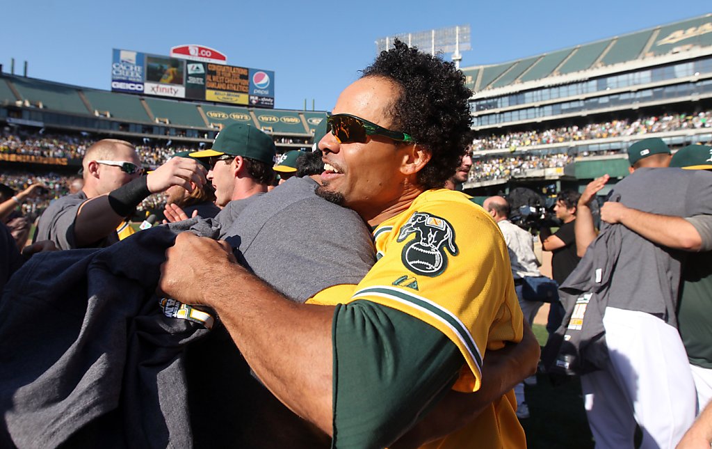 Josh Reddick and Coco Crisp have a beard competition going. Can't really  say either is a winner : r/baseball