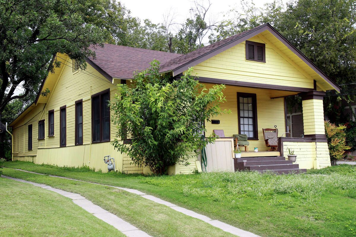 Operator of boarding home that burned is back in business