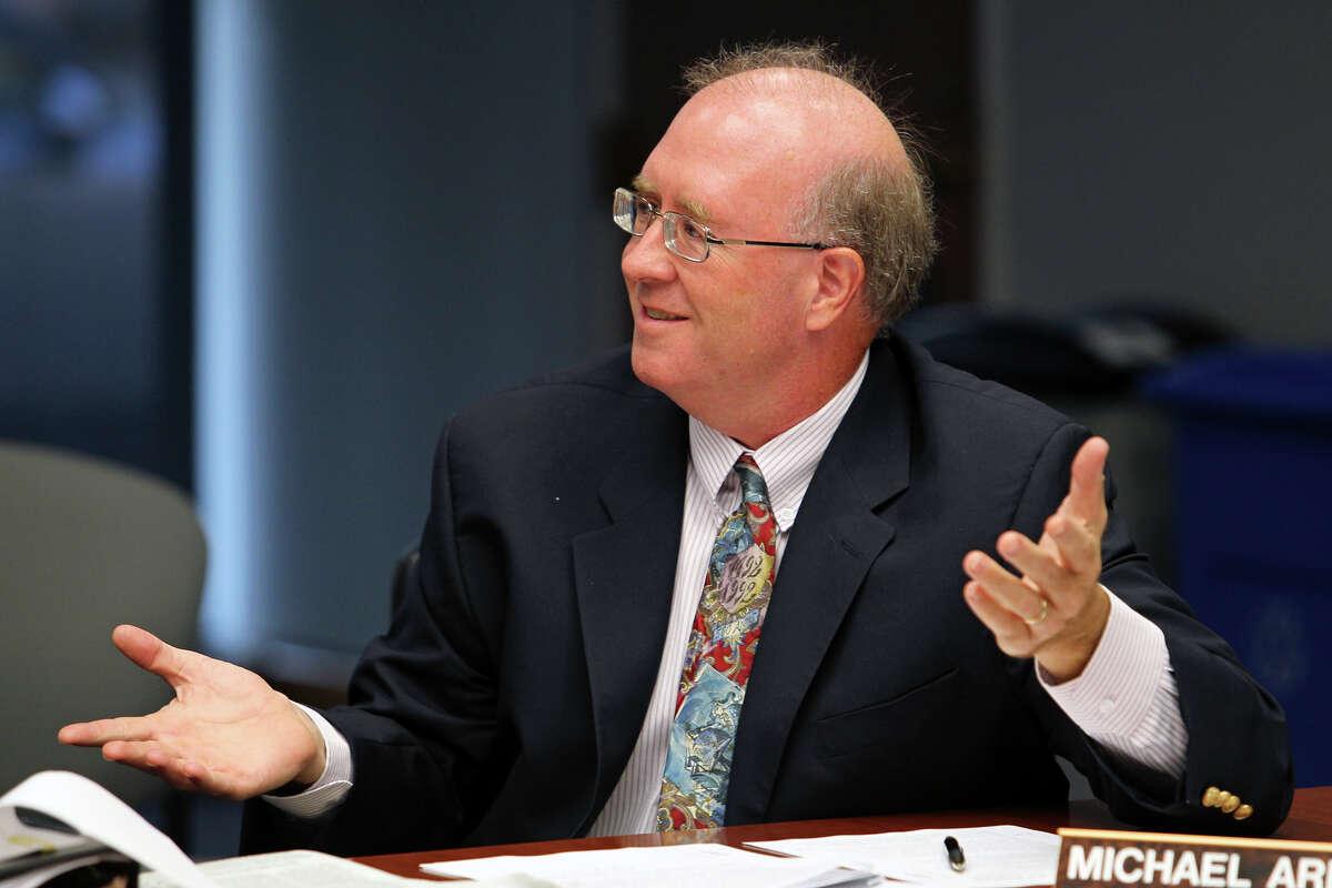 Vice-Chairman Michael Ariens presses for details as Deputy City Manager Pat DiGiovanni goes before an ethics review board to examine whether he violated the city ethics code when he served on a committee evaluating Zachry Corporation for a city contract. October 9, 2012.