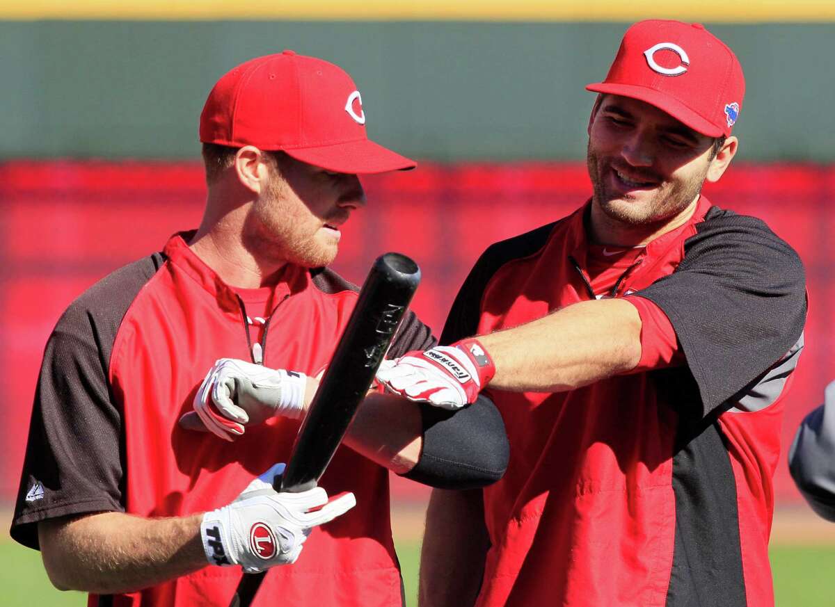 Watch: Reds star Joey Votto trades jersey for fan's shirt 