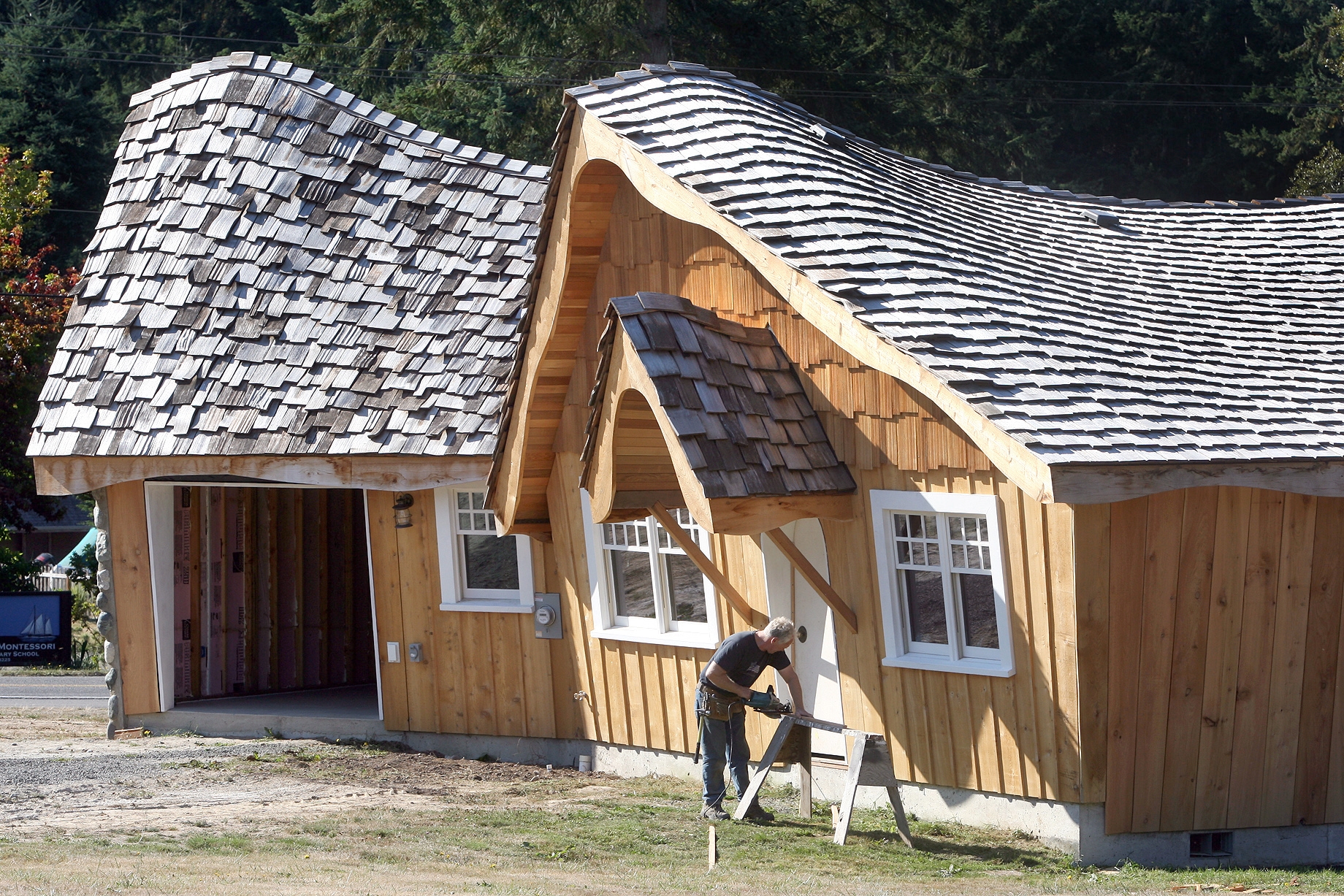 Bainbridge man builds 'hobbit house' cottage