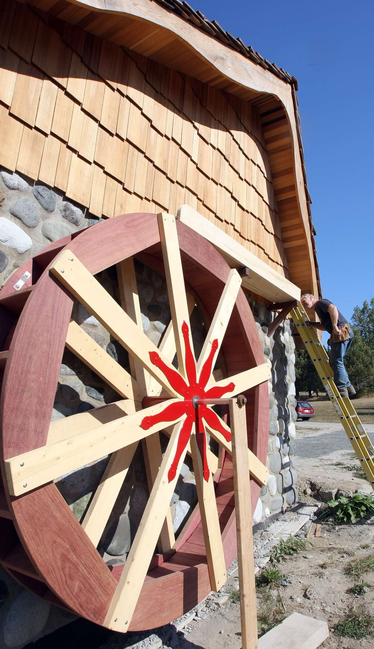 Bainbridge man builds 'hobbit house' cottage